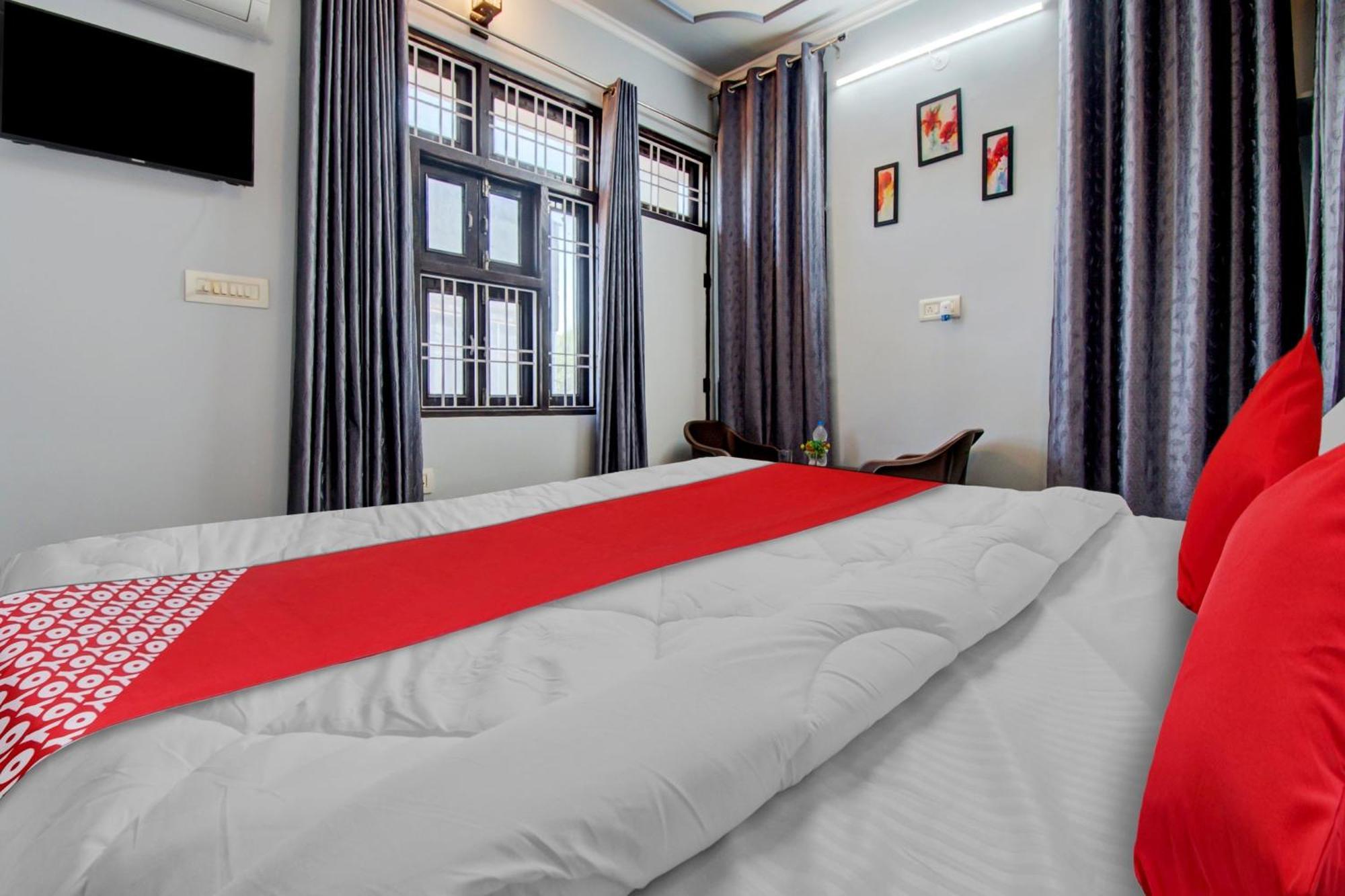 Oyo Flagship 81130 Vanya Guest House Jaipur Ngoại thất bức ảnh