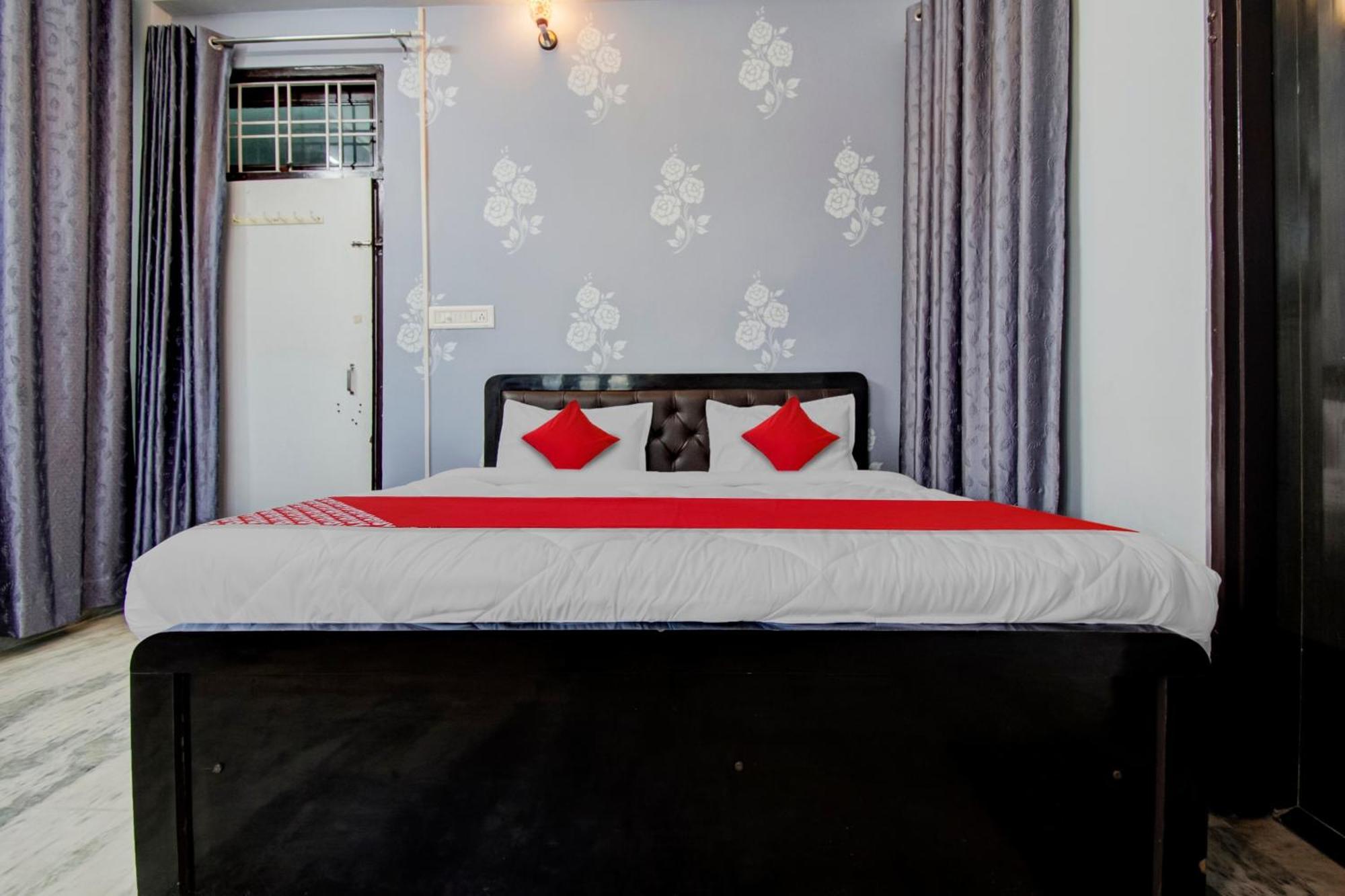 Oyo Flagship 81130 Vanya Guest House Jaipur Ngoại thất bức ảnh