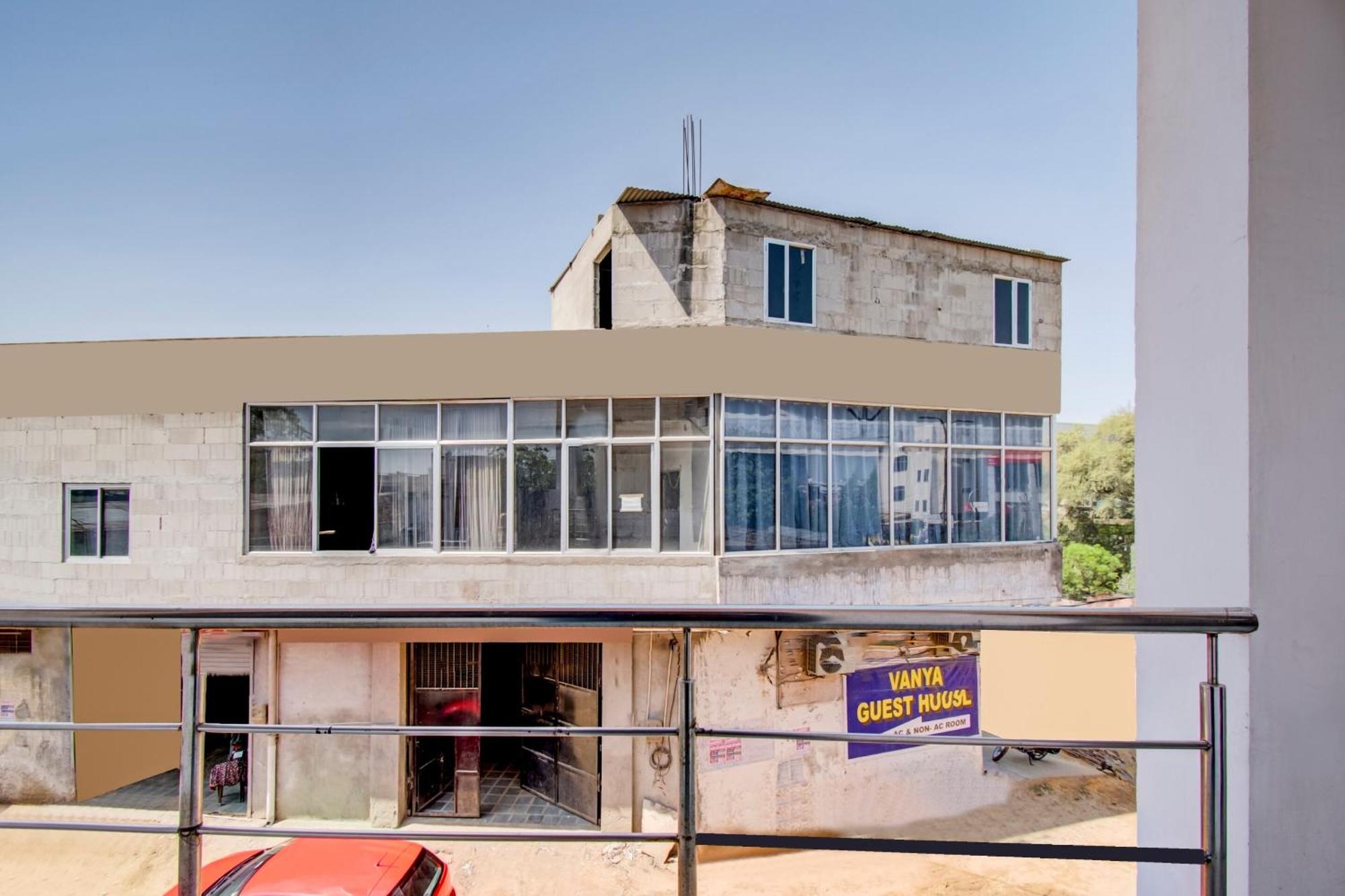 Oyo Flagship 81130 Vanya Guest House Jaipur Ngoại thất bức ảnh